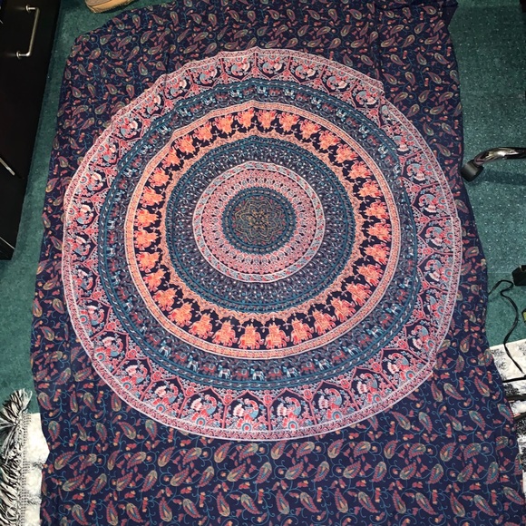Beautiful tapestry - Picture 2 of 3